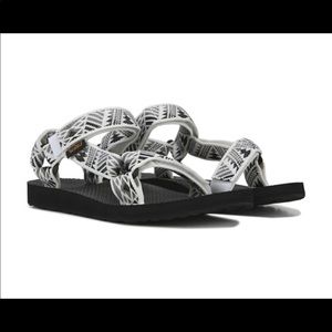 NWT TEVA Women's Original Universal Sandals